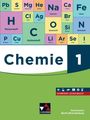 Oben chemische Elemente, unten „Chemie 1“; „GYMNASIUM Berlin/Brandenburg“, „HYBRIDES SCHULBUCH“, Logo von C.C. BUCHNER.