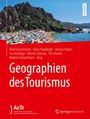 "Geographien des Tourismus" steht groß auf einem roten Hintergrund. Oben ein Strand mit vielen bunten Sonnenschirmen.