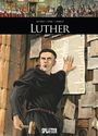 Oben steht „Jouvray, Cenni, Arnold“. Darunter groß „Luther“. Eine Illustration zeigt Martin Luther, der Thesen anschlägt.
