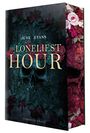„The Loneliest Hour“ von June Evans, romantischer Nervenkitzel. Totenkopf mit Rosen verziert.