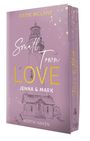 Titel: "Small Town Love - Jenna & Mark" von Katie McLane. Zeichnung eines Leuchtturms und Hauses auf lila Hintergrund.