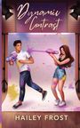"Dynamik Contrast", "Hate At First Sight To Love", "Hailey Frost". Zwei Personen spritzen bunte Farbe aufeinander.