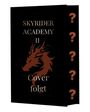 „SKYRIDER ACADEMY II“, „Cover folgt“. Braunes Drachenmotiv auf schwarzem Hintergrund.