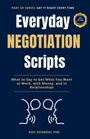 "Everyday Negotiation Scripts" in großen Buchstaben. Illustration von drei Sprechblasen und Profilen im unteren Bereich.