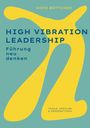 "High Vibration Leadership: Führung neu denken" – blau auf grün mit gelbem, abstraktem Muster im Hintergrund.