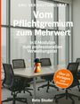 "Vom Pflichtgremium zum Mehrwert" — Konferenzraum mit Stühlen, Holzfigur mit Mütze, orangefarbener Button mit Text.