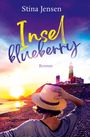 "Insel blueberry. Roman. Stina Jensen." Eine Person am Strand blickt Richtung Sonnenuntergang, ein Leuchtturm im Hintergrund.