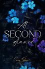 „At Second Glance“ steht in eleganter Schrift vor einem dunklen Hintergrund mit leuchtend blauen Blüten. Darunter „Casey Stone“.