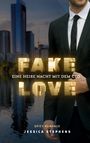 „FAKE LOVE: Eine heiße Nacht mit dem CEO“ steht in leuchtenden Buchstaben, davor ein Mann im Anzug. Im Hintergrund Hochhäuser.