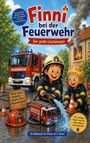Titel: "Finni bei der Feuerwehr". Zwei Kinder spielen Feuerwehr mit Helm und Spielzeugauto. Haus brennt im Hintergrund.