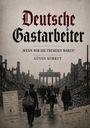 „Deutsche Gastarbeiter“, „WENN WIR DIE FREMDEN WAREN“, GÜVEN KORKUT. Menschen mit Koffern vor zerstörter Stadt.