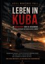 Text: "Leben in Kuba: Im Würgegriff der US-Hegemonie und das Schweigen der moralischen Lämmer."

Ein Junge sitzt am Ufer, blickt auf die Stadt und das Meer bei Sonnenuntergang.