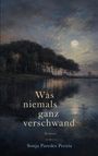 „Was niemals ganz verschwand“ von Sonja Paredes Pernía. Nachtlandschaft mit Mondschein über einem ruhigen See.