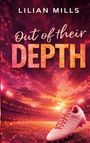 Text: "Lilian Mills, Out of their Depth." Ein rosa Fußballschuh liegt auf einem beleuchteten Stadionrasen bei Sonnenuntergang.