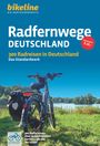 "Radfernwege Deutschland, 300 Radreisen in Deutschland, Das Standardwerk, Sonderpreis €16,-." Fahrrad vor See und Wiese.