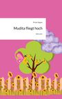 "Mudita fliegt hoch" von Priska Siagian bei story.one. Illustration: Rosa Hintergrund, Baum, Schmetterling, Zaun, Sonnenblumen.
