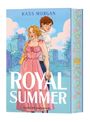 Text: "KASS MORGAN", "ROYAL SUMMER", "FISCHER SAUERLÄNDER". Eine Illustration von einem Paar vor einem Schloss in pastellen Farben.