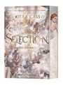 "4 Mädchen. Eine Krone. Die Chance ihres Lebens. Kiera Cass. Selection: Der Erwählte." Weiße Rüschen, Frau in Kleid.