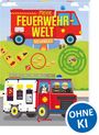 "Meine Feuerwehrwelt Rätselblock" Text auf rotem Feuerwehrauto. Buntes Design mit Spielfigur und Suchspiel. Runde "OHNE KI".