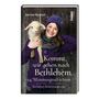 "Kommt, wir gehen nach Bethlehem. 24 Minutengeschichten. Ein Hirten-Adventskalender." Frau mit einem Lämmchen.