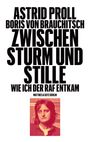 Titel: "ZWISCHEN STURM UND STILLE". Darunter ein Porträtfoto einer Person in Rot- und Beigetönen.