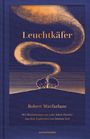 Leuchtkäfer, Robert Macfarlane. Illustration von einem Baum mit spiralförmig aufsteigendem Rauch vor einem gestreiften Hintergrund.