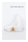 Text: "Claire Fontaine Sugar Free". Ein Urinal, von dem ein Stück wie Kuchen abgeschnitten wurde.