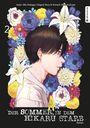 „Der Sommer, in dem Hikaru starb“ ist ein Roman. Ein junger Mann im Profil, umgeben von bunten Blumen.