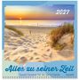 „Alles zu seiner Zeit 2027. Kawohl-Termine für die ganze Familie.“ Sandweg führt zu einem ruhigen Meer bei Sonnenuntergang.