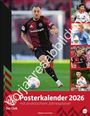 „Posterkalender 2026 mit praktischem Jahresplaner“. Große Aufnahme eines Fußballspielers in Aktion, umgeben von kleineren Spielerfotos.