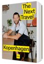 "The Next Travel. Kopenhagen." Ein Mann in einem schwarzen Schürze lächelt an einem Tresen; Pflanzen und Bilder im Hintergrund.