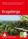 "48 Touren in Sachsen und Böhmen... Erzgebirge. Unten eine weitläufige Waldlandschaft, ein Wanderer steht auf einem Felsen."