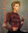 "Leonor Fini" steht vertikal in roter Schrift links. Darstellung einer Frau mit hochgestecktem Haar und Handschuh.