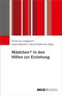Titel: Mädchen* in den Hilfen zur Erziehung. Autoren: Nicole von Langsdorff, Sarah Sobeczko, Hanna Kopahnke. Oben bunte Streifen.