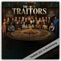 Text: "THE TRAITORS" und "Titelbild 2027 in Bearbeitung". Eine Gruppe von Menschen steht um einen runden Tisch mit Gold.