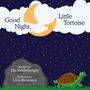 "Good Night, Little Tortoise" vor Mond, Wolken und Sternen. Grüne Schildkröte läuft im Gras neben einem Felsen.