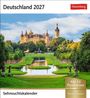 "Deutschland 2027". "Sehnsuchtskalender". Ein Schloss mit gepflegten Gärten und einem spiegelnden Wassergraben im Vordergrund.