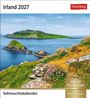 Irland 2027. Harenberg. Sehnsuchtskalender. Mit 53 Postkarten. Küstenlandschaft mit grünem Hügel und blauen Meer.
