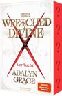 „Verflucht“, „The Wretched Divine“, „Adalyn Grace“, „SPIEGEL Bestseller-Autorin“. Ein rotes X mit Flügeln im Hintergrund.