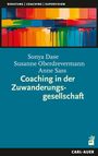 Text: "Coaching in der Zuwanderungsgesellschaft". Namen: Sonya Dase, Susanne Oberdrevermann, Anne Sass. Oben bunte Pinselstriche.