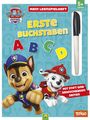 "Mein Lernspielheft", "Erste Buchstaben", "Mit Stift und abwischbaren Seiten", "5+ Jahre". Zwei Hunde in Uniform.