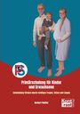 "Primärschulung für Kinder und Erwachsene", Illustration einer Familie, barfuß, lächelnd, auf blauem Hintergrund.
