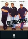 "AUSTRIA3 Vol.2 LIVE" in Weiß und Rot. Drei Männer in Sonnenbrillen lehnen an einer gefliesten Wand.