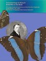 Illustration mit Text: "Schmetterlinge im B(a)uch, Butterflies in the Book". Zwei Schmetterlinge und ein Portrait im Hintergrund.