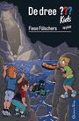 „De dree ??? Kids. Fiese Fälschers op platt.“ Drei Kinder und ein Taucher in einer felsigen Höhle mit Schlauchboot.*