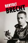 Text: „BERTOLT BRECHT“ in Weiß und Schwarz. Ein Mann in Lederjacke hält eine Zigarre. Weißes Logo auf seiner Brust.