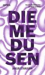 "GROSSE WEISSE BUCHSTABEN: DIE MEDUSEN, kleiner darunter: JAKUB STANJURA. Lila Schrift auf welligem, weißem Hintergrund."