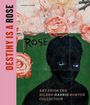 "DESTINY IS A ROSE" vertikal, "ROSE" horizontal. Illustration: Dunkle Person vor grünem Hintergrund mit Rosen.