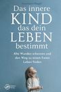 „Das innere Kind, das dein Leben bestimmt“; Ein Mädchen, das nachdenklich nach oben schaut; Dalien Verlag Logo.