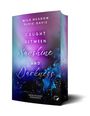 Mila Meadow: Caught between Sunshine and Darkness: Bodyguard Romance, Buch